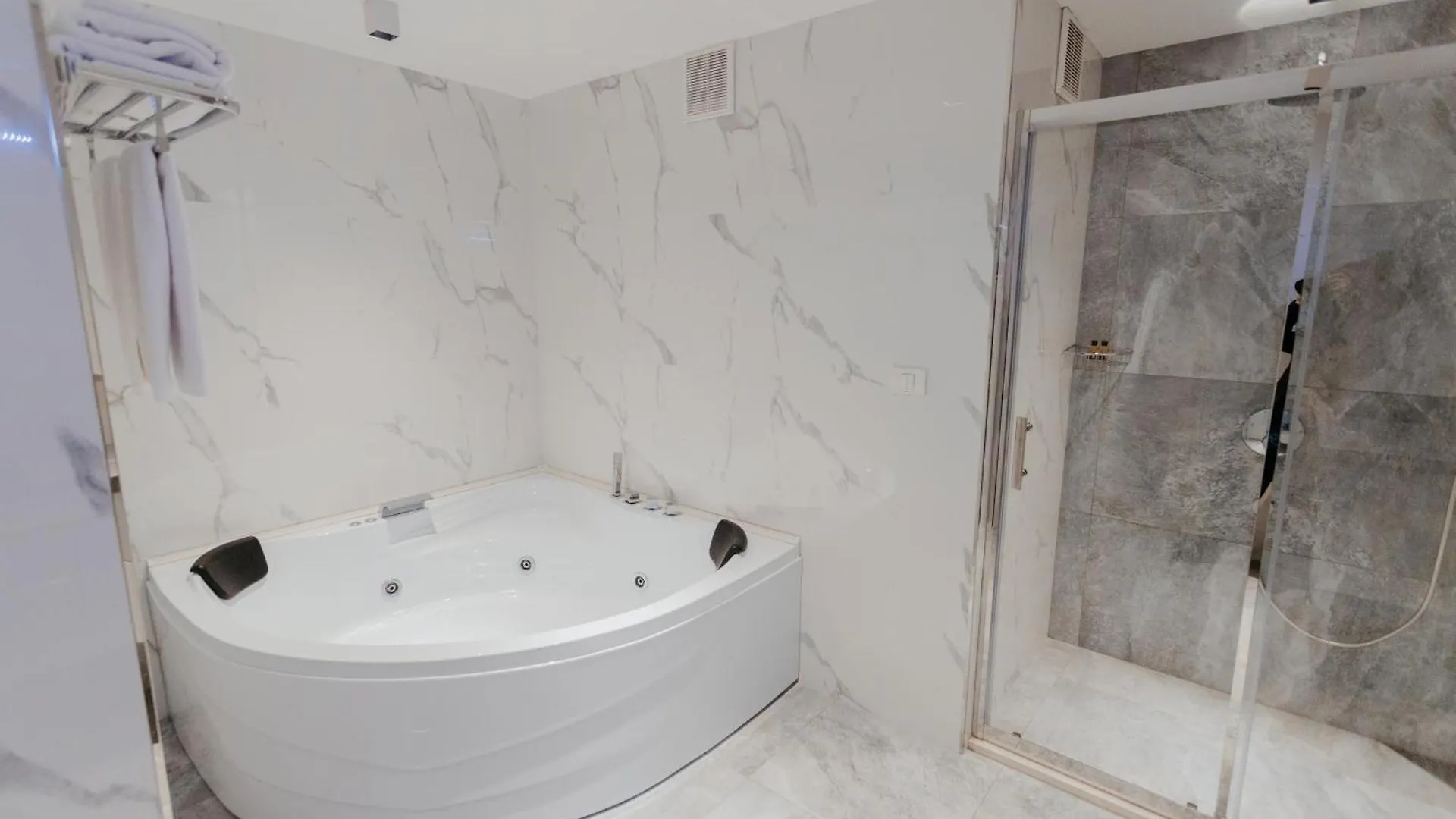 Callisto Baku Hotel
